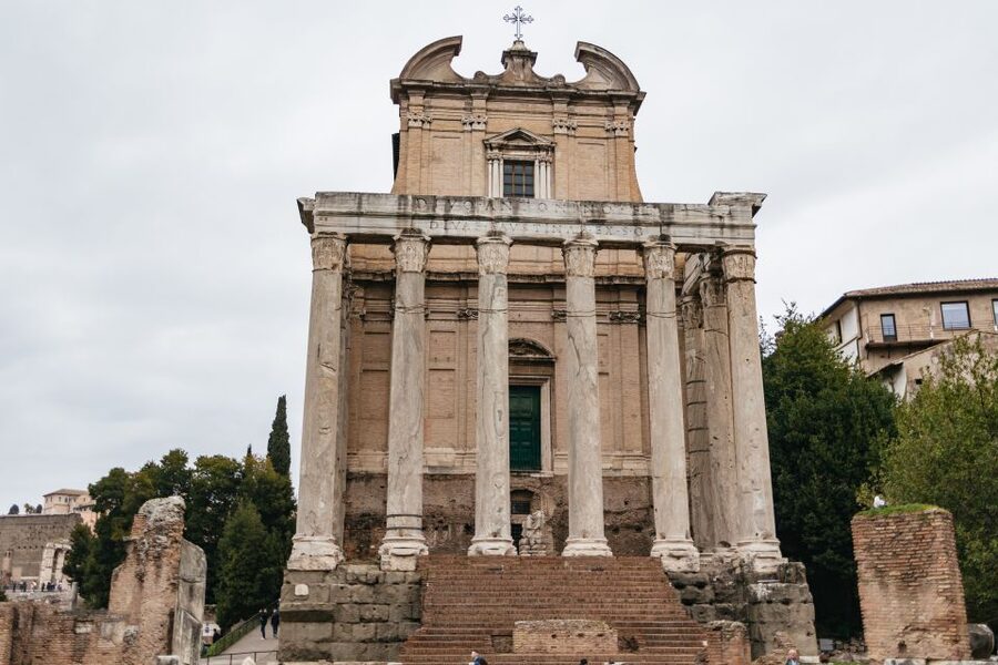 Rome: Colosseum,Forum & Palatine Tour + Optional Arena Floor - Roman Forum Highlights: Arch of Titus and Caesar’s Burial Site