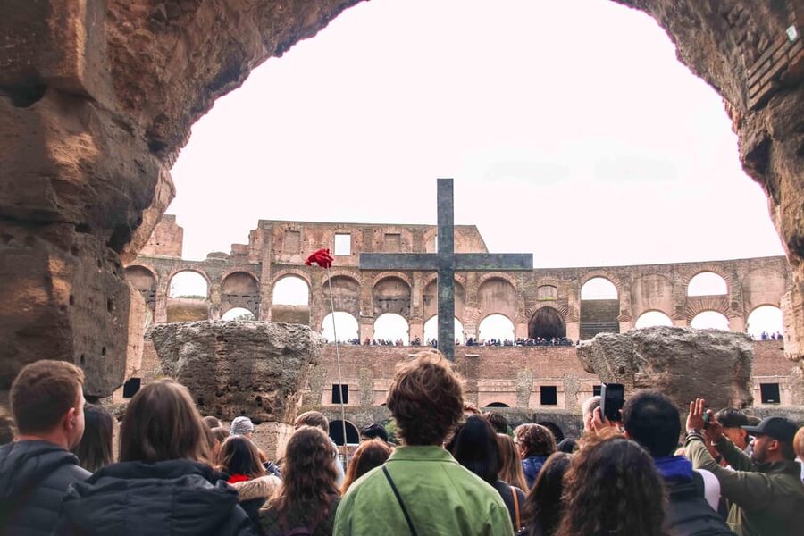 Rome: Colosseum & Forum with Audio Guide App -Optional Arena - Palatine Hill and the views toward Circus Maximus