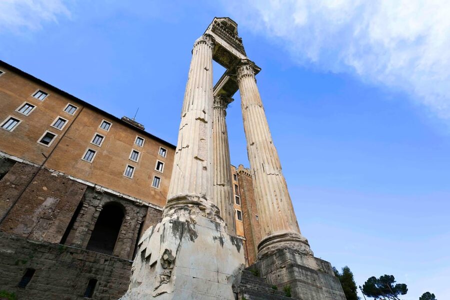 Rome: Colosseum & Forum with Audio Guide App -Optional Arena - Meeting point near Colosseo Metro: how to find Via delle Terme di Tito 93