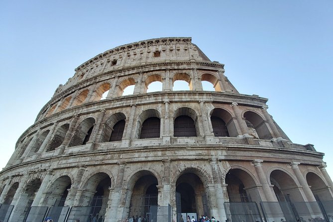 Rome Colosseum Guided Tour with Roman Forum - Group size, guide style, and language practicalities