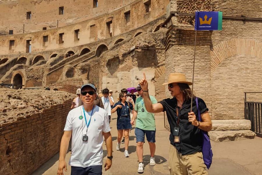 Rome: Colosseum, Palatine Hill, and Forum Guided Experience - Trajan’s Column Finish: A Clear Roman Victory Photo Point