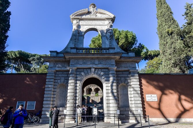 Rome: Colosseum, Palatine Hill and Roman Forum Tour - Meeting point reality at Piazza del Colosseo