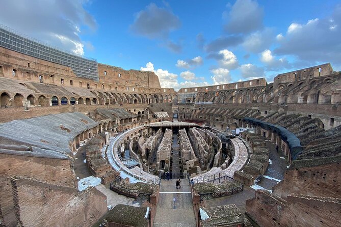 Rome: Colosseum, Palatine Hill, and Roman Forum Tour - Guides and radios: how you actually hear the story