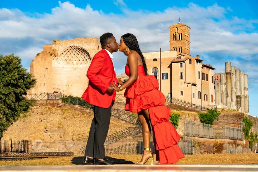 Rome: Colosseum Photoshoot – Private Session - Finishing in the Jewish Ghetto, for a Rome that feels personal
