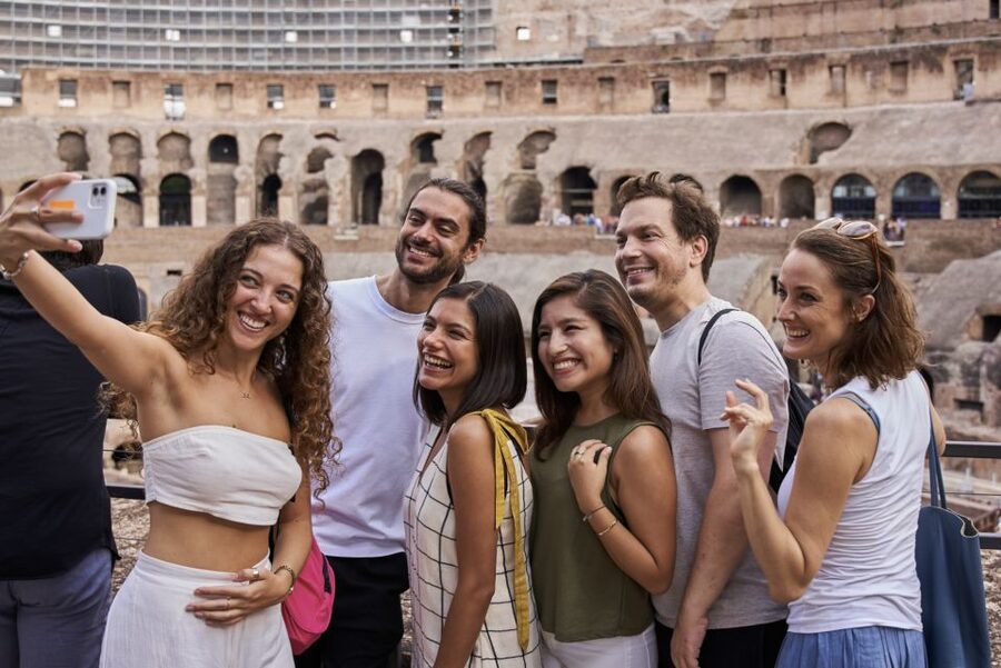 Rome: Colosseum, Roman Forum & Palatine Hill Group Tour - Palatine Hill: the birthplace story behind the palaces