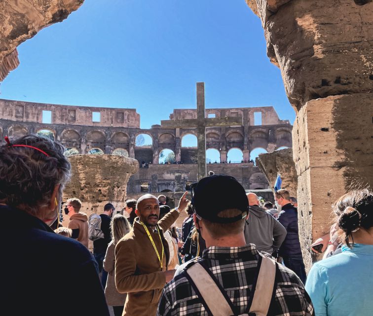 Rome: Colosseum, Roman Forum & Palatine Hill Group Tour - Group touring that still feels personal