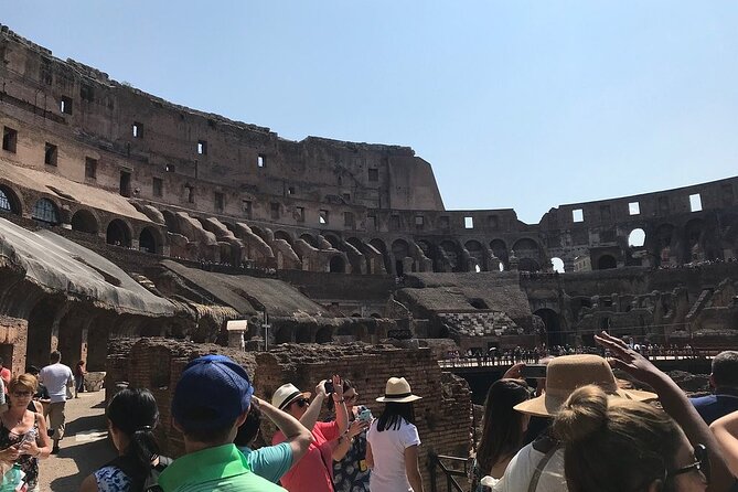 Rome: Colosseum, Roman Forum & Palatine Hill Guided Tour - Meeting at L.go Gaetana Agnesi, 5: your first local detail