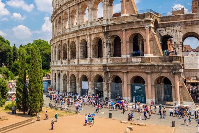 Rome: Colosseum, Roman Forum & Trajan's Market Exterior Tour - Why this 1.5-hour exterior format works near the Colosseum