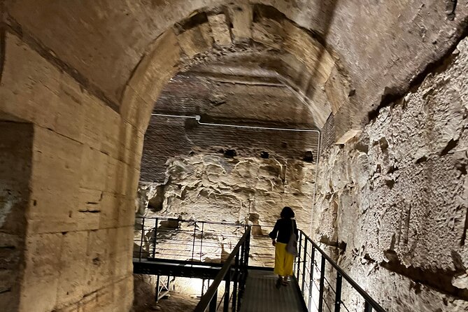 Rome: Colosseum Tour by Night with Arena & Underground - Roman Forum and Palatine Hill included, but self-guided