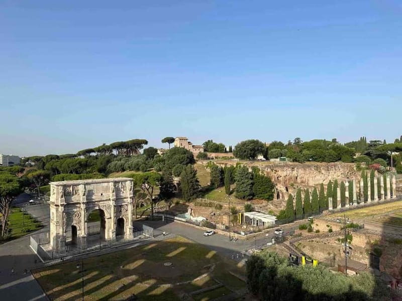 Rome: Colosseum VIP Top Floor Guided Tour - Finding your rhythm: calm photo time and the quiet advantage