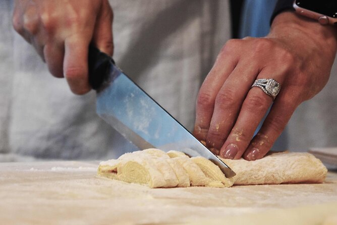 Rome Cooking Class: Fresh Pasta Two Ways & Tiramisu with wine - Getting to Via Andrea Doria, 41 M without stress