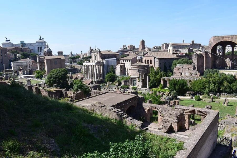 Rome: Domus Aurea Guided Tour and Virtual Reality Experience - Decorative painting and the spaces that matter
