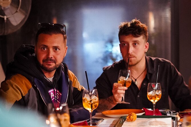 Rome: Drunken History Rome - Love Stories, Drinks & Pizza - The Drink-Set Tone: Prosecco, a Shot, and Quick-Flow Stories