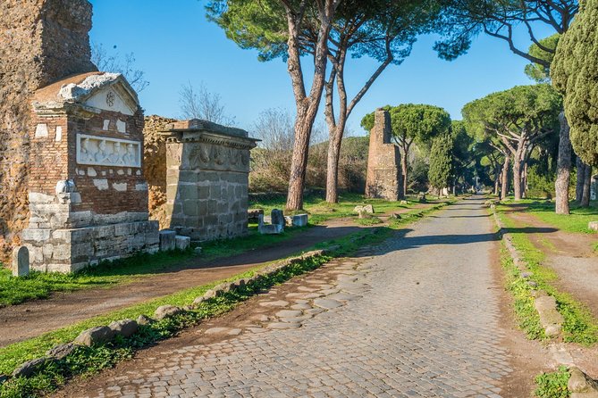Rome E-Bike Small Group Tour of the Appian Way with Private Option - Stop 1: The big stadium start, Palatine views, and Imperial villas overhead