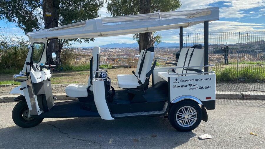 Rome E-Tuk Private Tours - Piazza Venezia and the Forum area: seeing Rome’s power center in motion