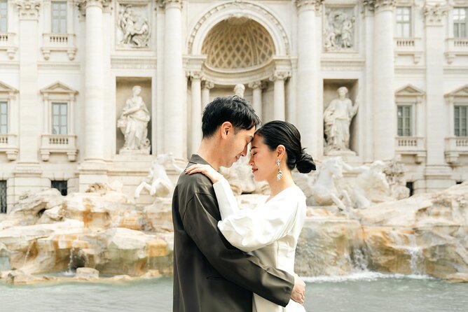 Rome: Early Morning Trevi Fountain Photoshoot & Iconic Landmarks - What it feels like: natural posing, not a stiff photo shoot