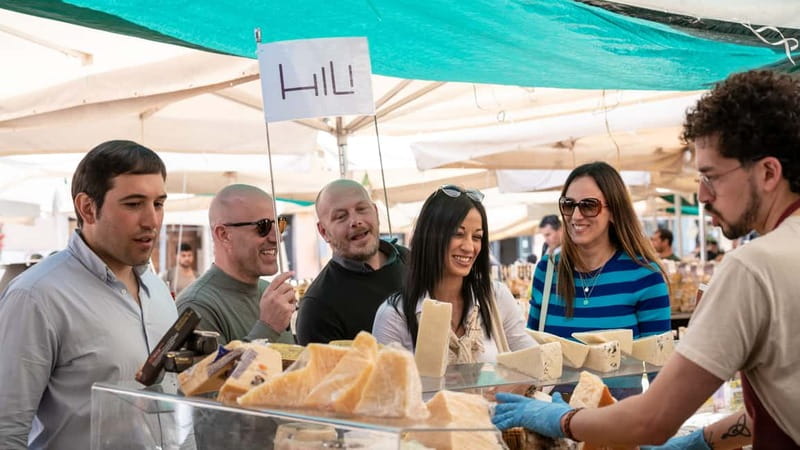 Rome: Eat Like a Roman Ghetto & Campo de' Fiori Food Tour - Walking Through Key Roman Sights Without Turning It Into a Museum Day