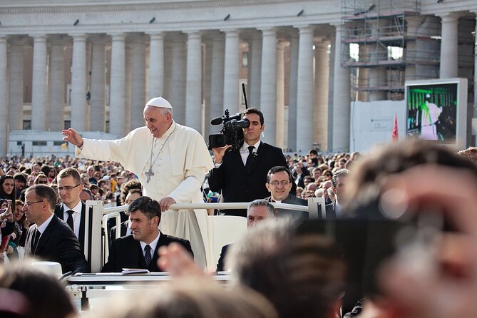 Rome: Escorted Papal Audience Experience with Entry Ticket - Your 7:00 am start at Via della Conciliazione