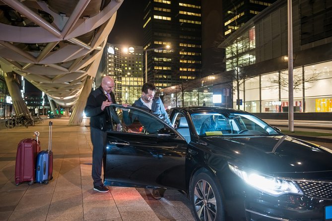Rome Fiumicino Airport (FCO) to Rome City Hotels - The ride in an air-conditioned sedan or minivan