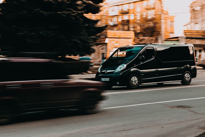 Rome Fiumicino Airport Transfer in Luxury Private Transportation - Key things I’d plan around