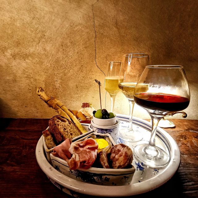 Rome Food Tasting with Wine Paring in Trastevere Experience - The wine pairings: Prosecco plus red and white, matched bite by bite