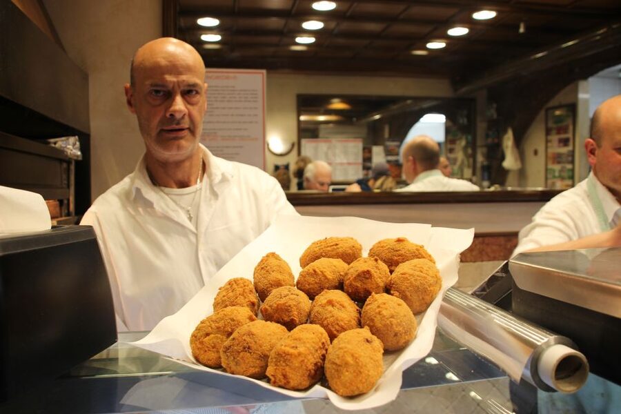 Rome: Food Tour and Wine Tasting in a Traditional Trattoria - Rome Food Tour Scope: Campo de’ Fiori To Trastevere In One Evening