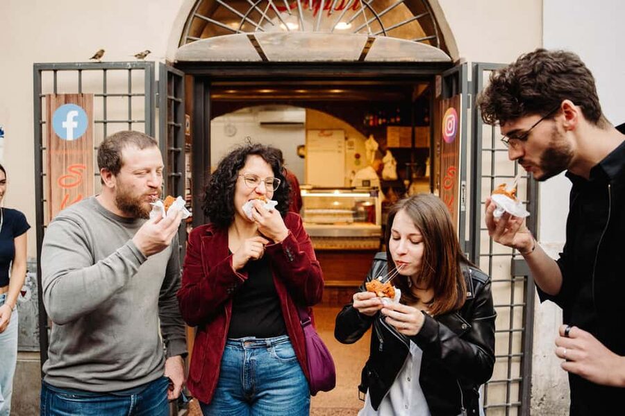 Rome Food Tour: Trastevere Aperitivo, Wine & Pasta Dinner - Checco Er Carettiere Food Stop Plus Pastry Bite