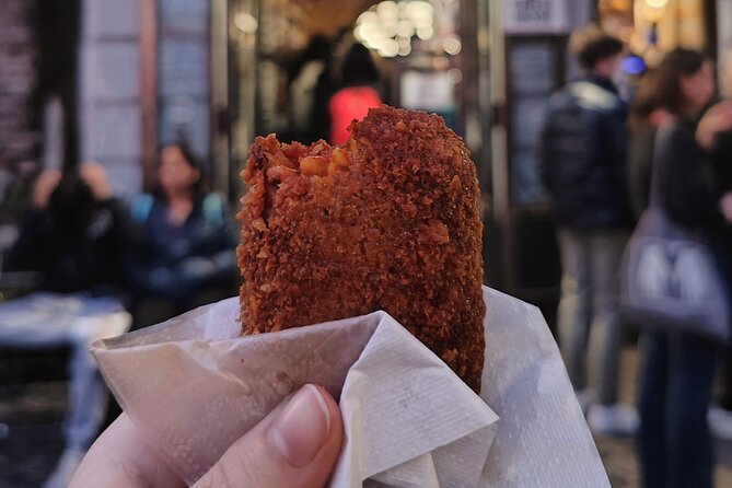 Rome Food Tour & Wine: Trastevere & Campo de' Fiori Like a Local - Start at Piazza Farnese, then eat your way toward Trastevere
