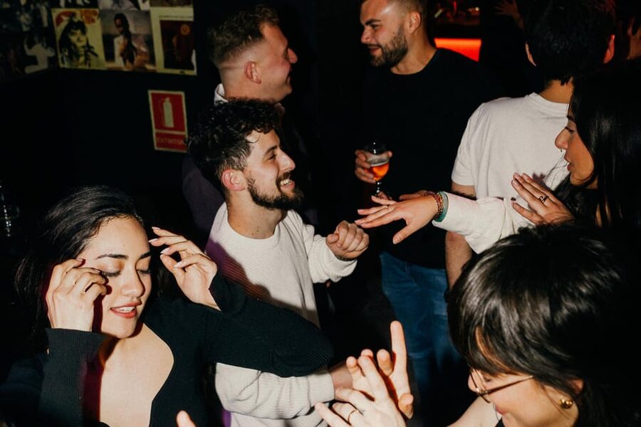 Rome: Forbidden History Walking Tour & Pub Crawl with Drinks - Forbidden history in Monti: red-light district stories and night-time context