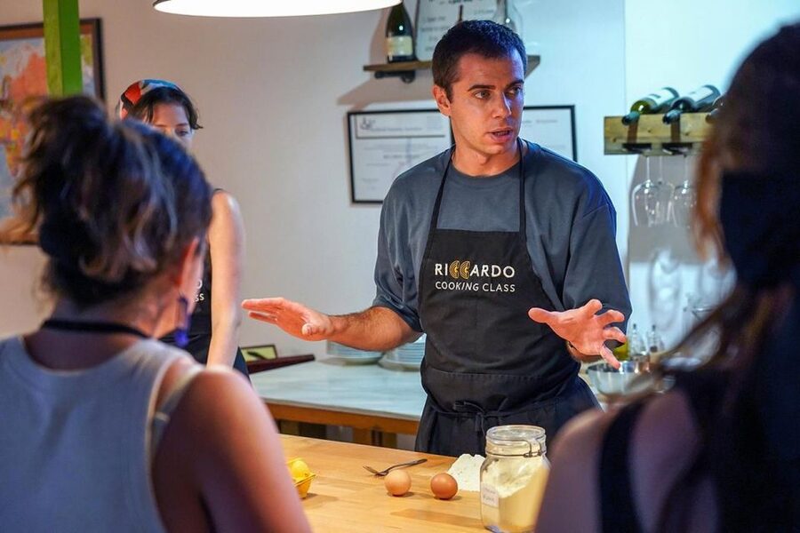 Rome: Fresh Pasta-Making Class with Italian Chef and Wine - Carbonara and cacio e pepe, taught as Roman technique