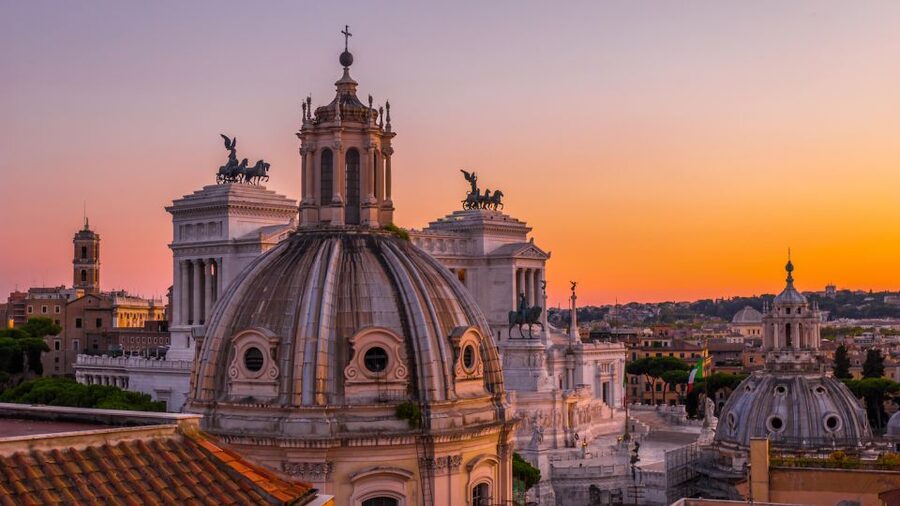 Rome: Guided City Center Evening Sightseeing Walking Tour - Guides Make It: Why the Storytelling Frequency Matters