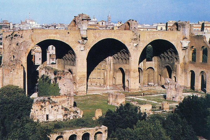 Rome: Guided Group Tour of Colosseum, Roman Forum & Palatine Hill - The Colosseum Stop: What to Look For in Your One Hour
