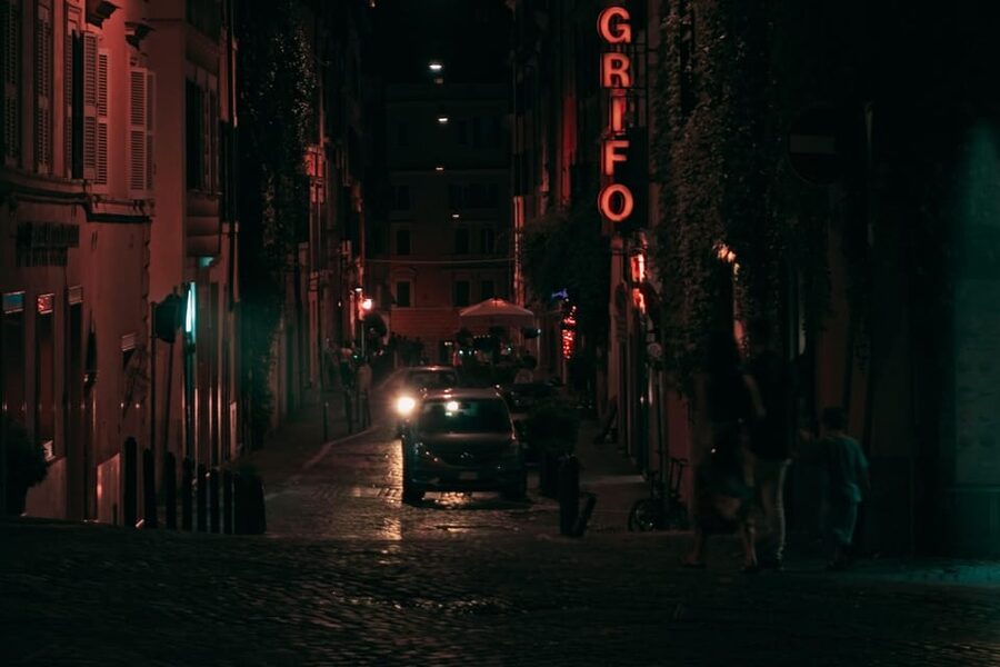 Rome: Guided Haunted Rome Ghost Tour with Dowsing Rods - Castel SantAngelo to Ponte SantAngelo: the fortress-to-bridge shift