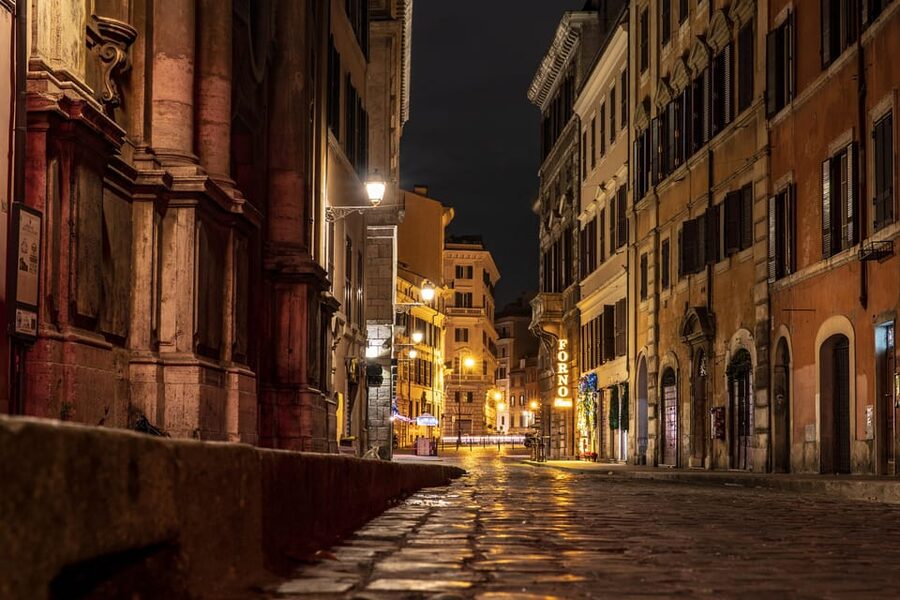 Rome: Guided Haunted Rome Ghost Tour with Dowsing Rods - Fountain of the Mask and Piazza Farnese: symbolism between stories