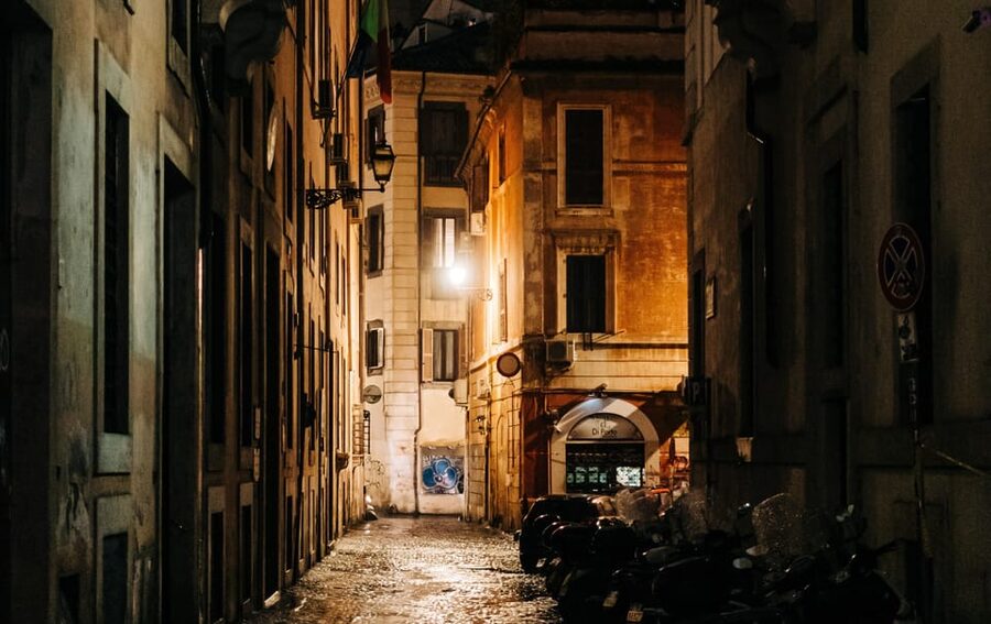 Rome: Guided Haunted Rome Ghost Tour with Dowsing Rods - Meeting Point Near Castel SantAngelo: where the tour starts