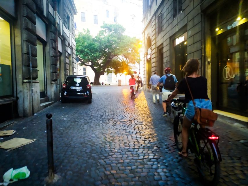 Rome :guided night e-bike tour with typical ice-cream - Campo dei Fiori and Piazza Navona: Central Rome by Streetlight