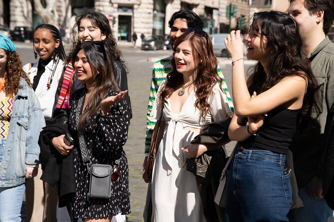 Rome: Guided Small Group Walking Tour of City Highlights - Stop 2: Trevi Fountain, the 15-Minute Photo and Coin-Wish Pause