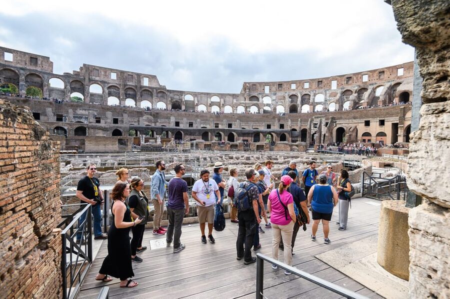Rome: Guided Tour of Colosseum and Ancient Rome - Languages, guides, and the storytelling style that makes it memorable
