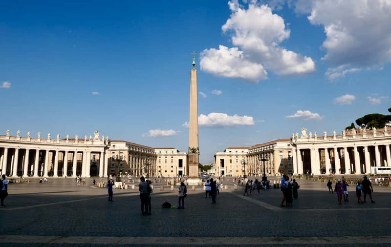 Rome: Guided Tour of St. Peter's Basilica, Grottoes & Square - Tombs and Original Walls: St. Peter’s Story Goes Underground