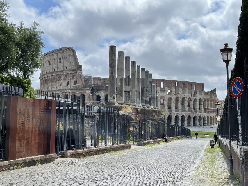 Rome: Guided Tour of the Colosseum Underground - Roman Forum, Palatine Hill, and the big-picture payoff