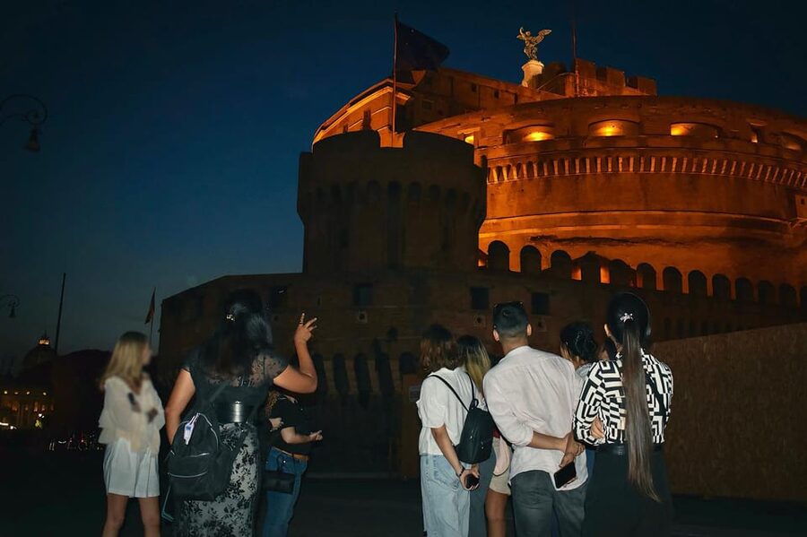 Rome: Haunted Ghost Tour, Mystery Crimes and Blackmagic - Timing, Pace, and the Real-World Walking Part