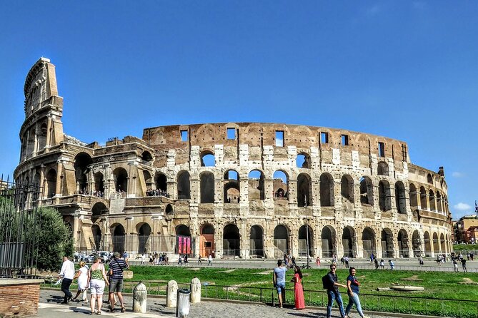Rome: Hosted Access to the Colosseum with Audio Guide - Meeting Point at Caffè Roma, Via del Colosseo, and How Not to Get Stuck