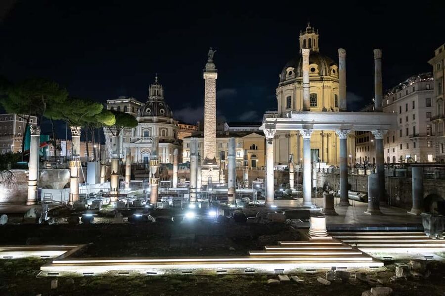Rome: Moonlight Guided Walking Tour – Free for Kids - Piazza Venezia, Trajan’s Column, and the Imperial Forums vibe