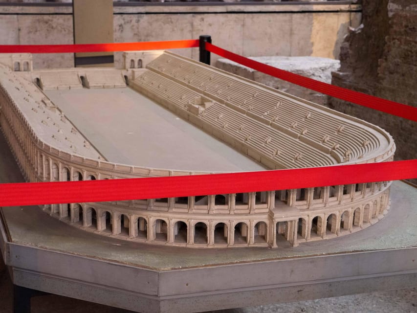 Rome: Navona Underground & Domitian Stadium Guided Tour - Piazza Navona warm-up: the 20 minutes that makes the ruins click