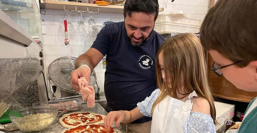 Rome: Neapolitan Pizza Cooking Class in Front of the Vatican - Who should book this pizza class near the Vatican?