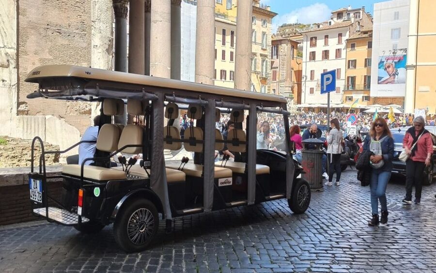 Rome: Night Tour of the City by Golf Cart (Private option) - Piazza Venezia and Piazza Navona After Dark