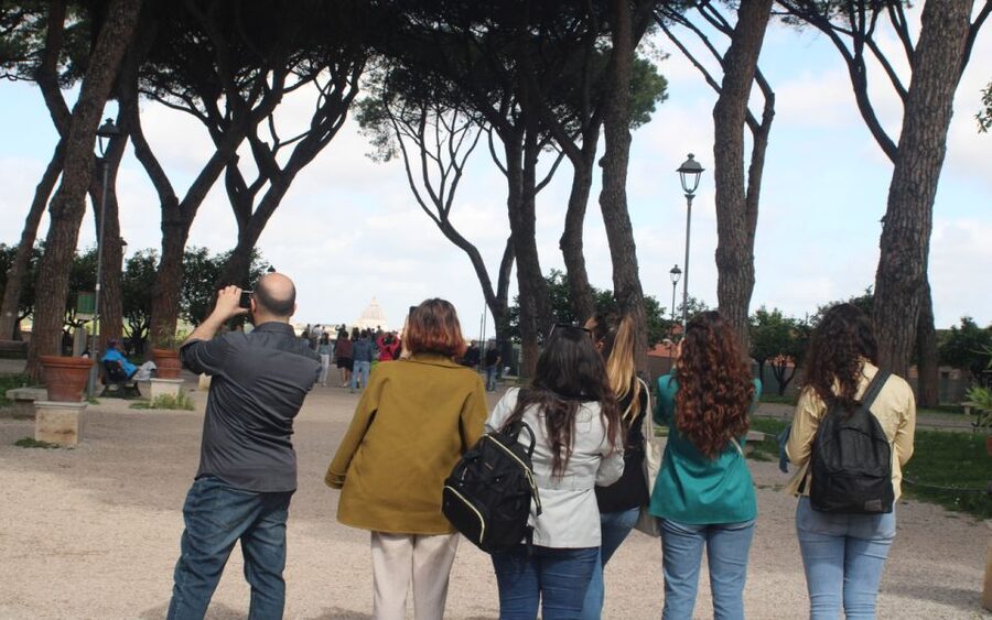 Rome: Night Tour of the City by Golf Cart (Private option) - Spanish Steps From the Top, Then Pincio Terrace Finale