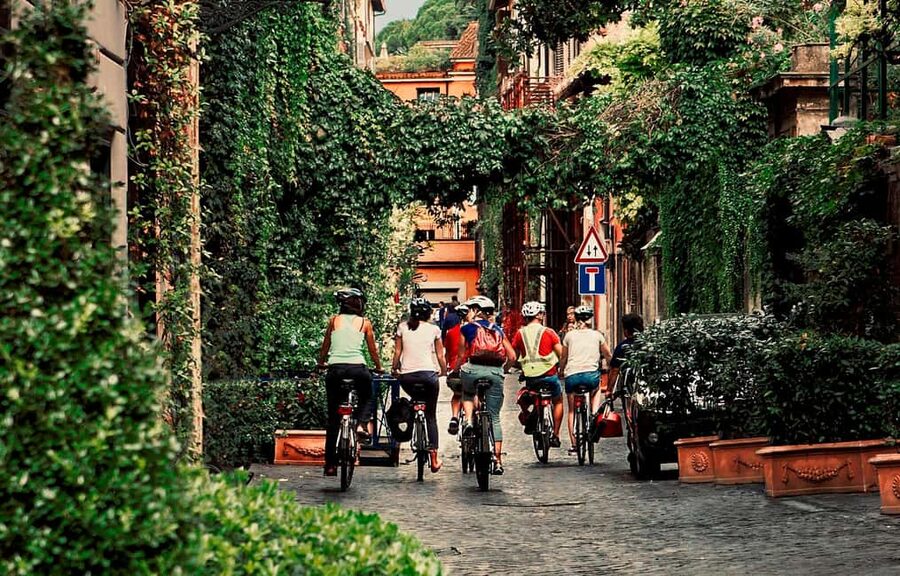 Rome: Panoramic Off-the-beaten-track Cannondale E-Bike tour - Why an e-bike makes Rome easier and more fun