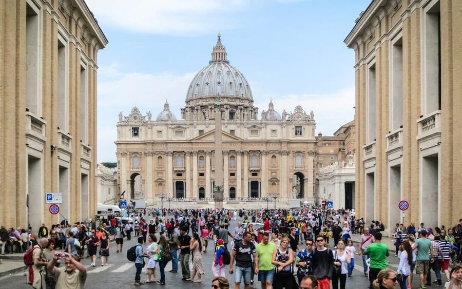 Rome: Papal Audience Experience - During the Audience: message, prayers, hymns, and that drive-by