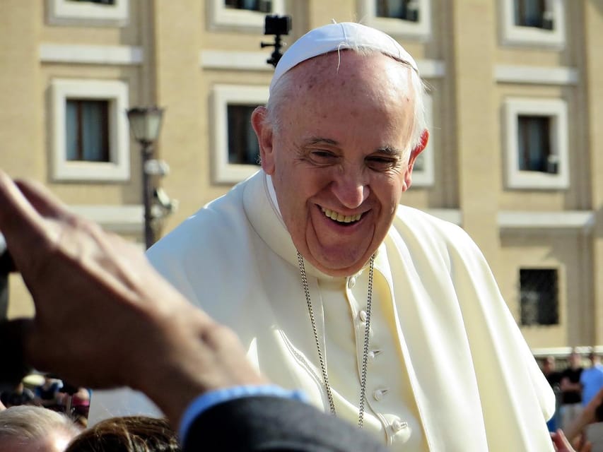 Rome: Papal Audience Guided Tour at St. Peter’s Square - Security, Crowd Reality, and Finding the Best Available Seats